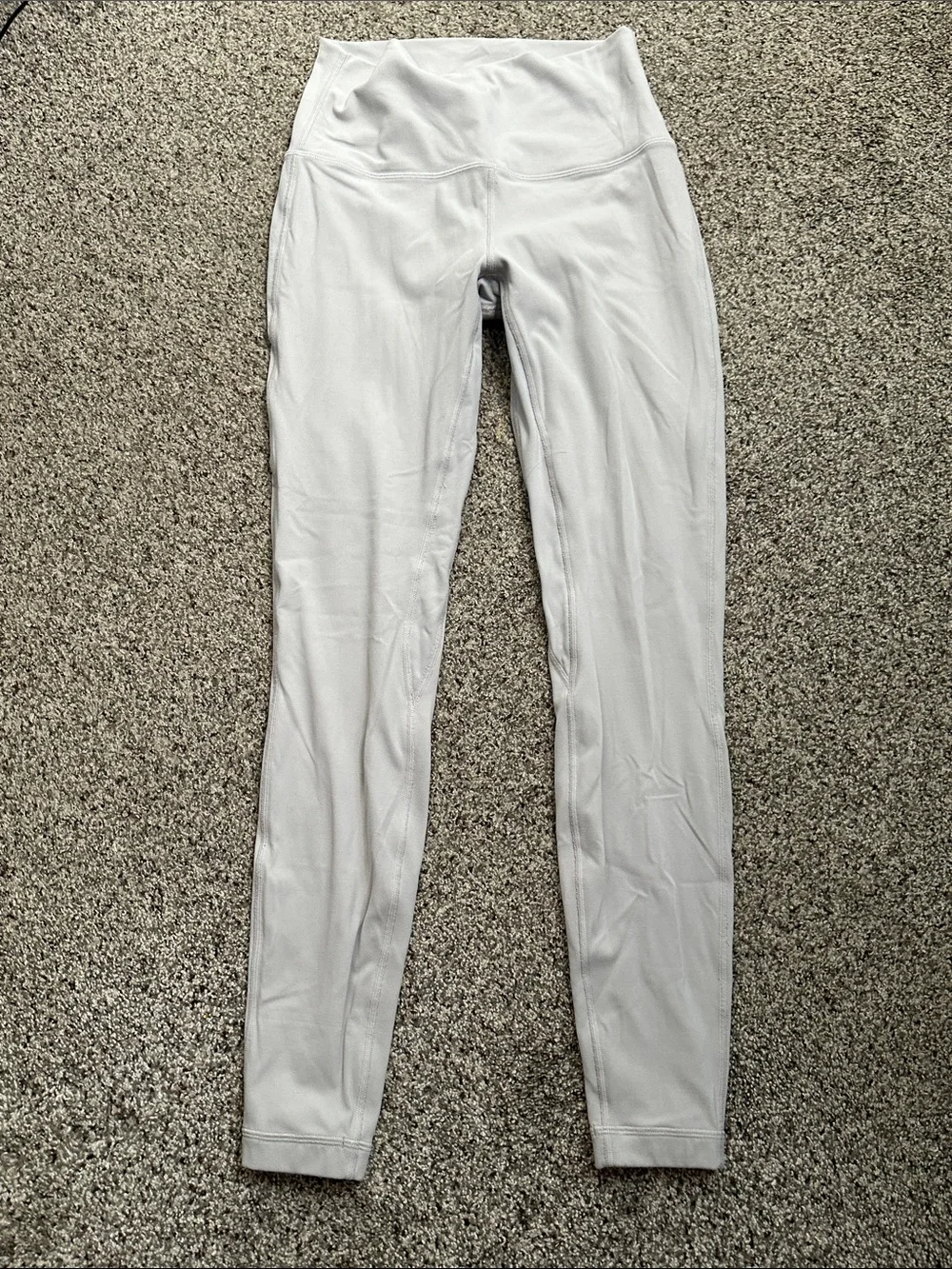 lululemon athletica Light Gray Performance  leggings size 6 gym, workout active